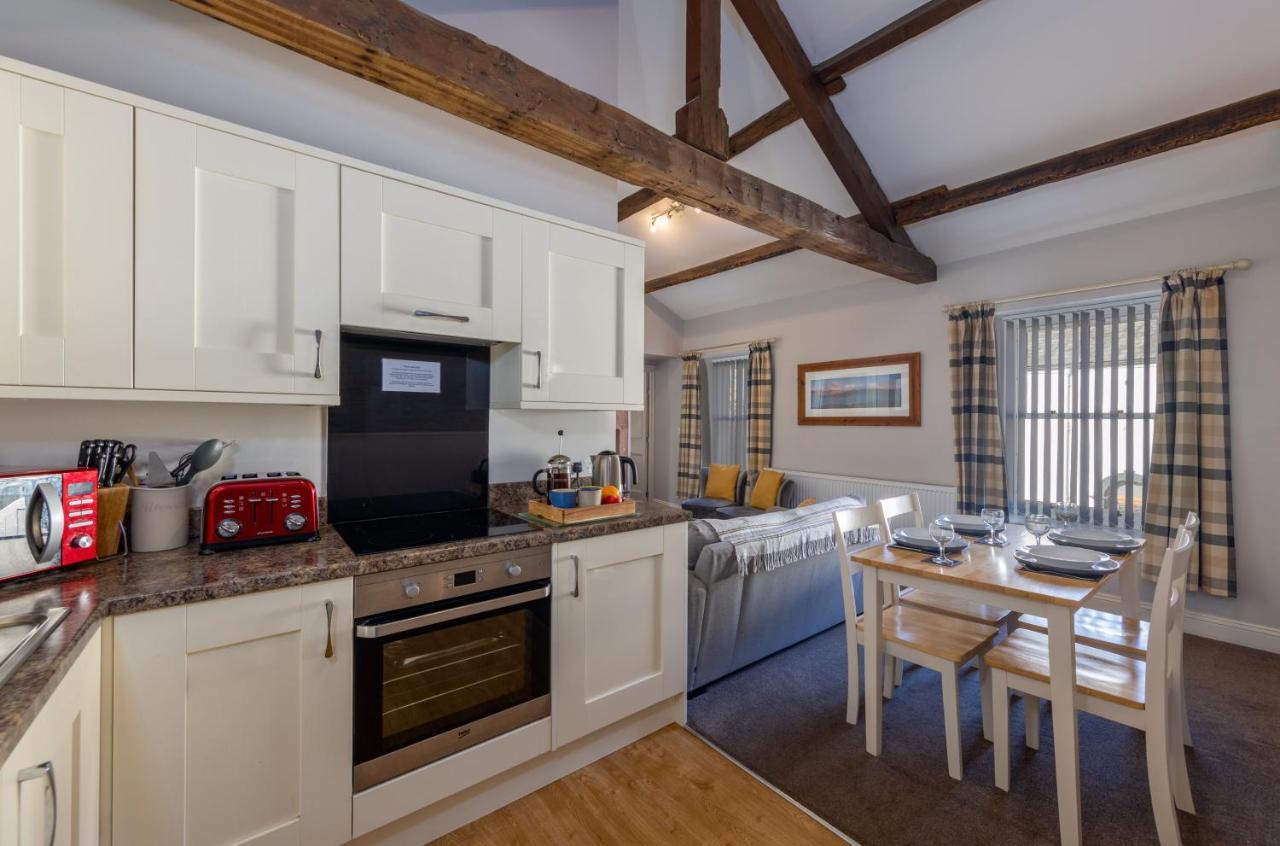 Brampton Holiday Homes - The Mews Apartment Exteriör bild